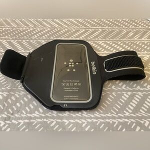 Belkin Sport-Fit Armband For Apple iPhone 5/5S/5c/SE Black